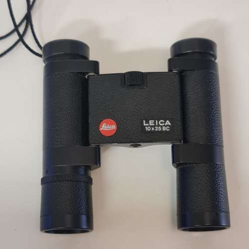Leica 10 x 25 bc Portable Binoculars beautiful Quality high end product in exellent condition.